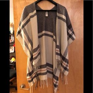 Roots Plaid Cream and Plaid Wrap